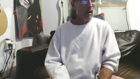 Snapshot of chitwnhustler chatting on 01.05.25 SpunHung online show from 01.05.25