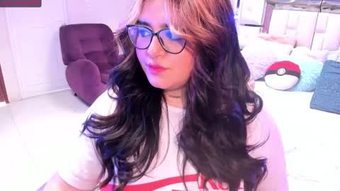 chloe bonnet Connection Monday to Saturday 3 pm Chicago INDEPENDENT MODEL . online show from 12.07.24