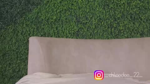 Chloe online show from 10.04.25