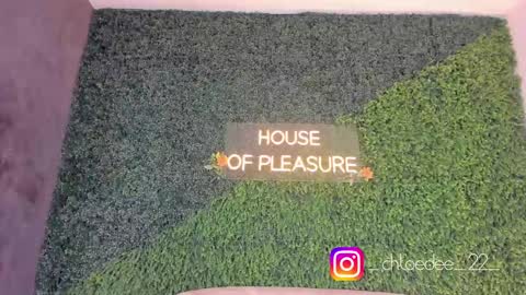 Chloe online show from 10.05.25