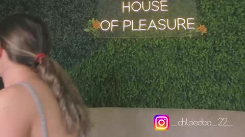 Chloe online show from 10.06.25