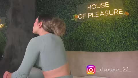 Chloe online show from 10.11.25