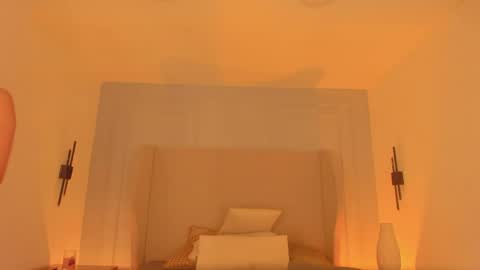 Chloe online show from 04.04.26