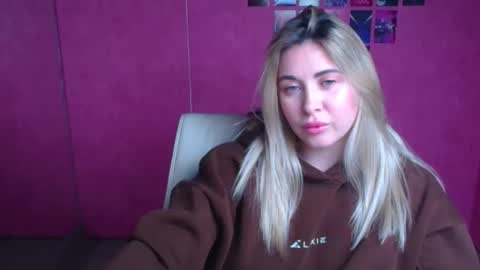 Chloe online show from 11.25.25