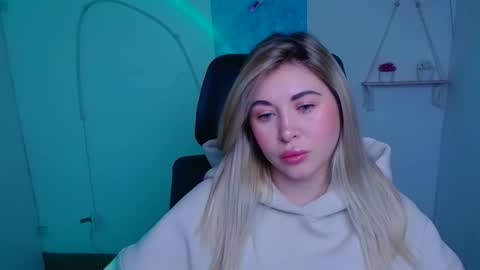 Chloe online show from 11.30.25