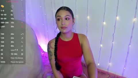 Snapshot of chloe_evans12 chatting on 03.11.25 Chloe online show from 03.11.25