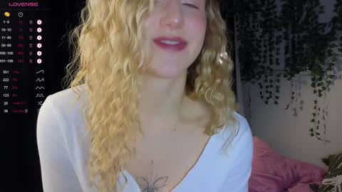 Snapshot of chloe_guidry chatting on 12.11.24 Arianaa Mourrr online show from 12.11.24