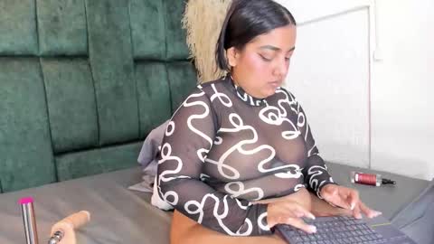 Chloe online show from 02.14.26