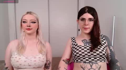 Chloe Levine online show from 11.16.25