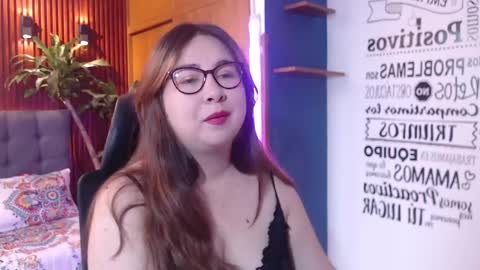 Snapshot of chloe_prg chatting on 02.17.25 chloe_prg online show from 02.17.25