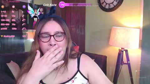 Snapshot of chloe_prg chatting on 09.18.25 chloe_prg online show from 09.18.25