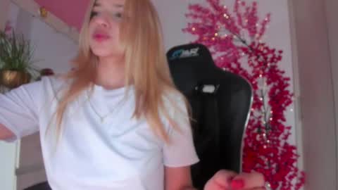 Chloe Miller  online show from 02.28.26