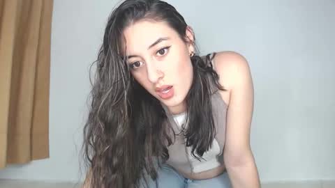 Chloe  online show from 10.04.25
