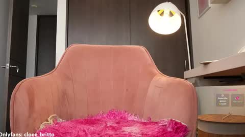 Snapshot of chloebritto chatting on 10.10.25 cloe online show from 10.10.25
