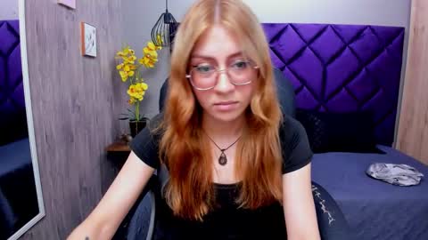 Snapshot of chloecampbell03 chatting on 09.29.25 chloecampbell03 online show from 09.29.25