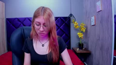 Snapshot of chloecampbell03 chatting on 10.09.25 chloecampbell03 online show from 10.09.25