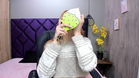 Snapshot of chloecampbell03 chatting on 10.14.25 chloecampbell03 online show from 10.14.25