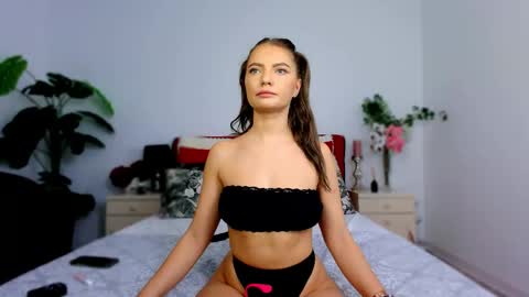 Snapshot of chloecheryy chatting on 11.06.25 Chloe online show from 11.06.25