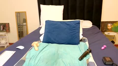 Chloe Chrome online show from 02.05.26