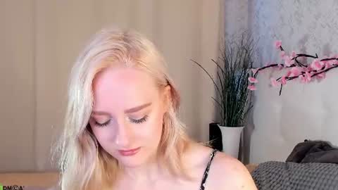 Chloe Deccker online show from 06.17.26