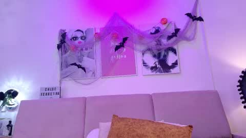 chloeferreira online show from 10.23.25