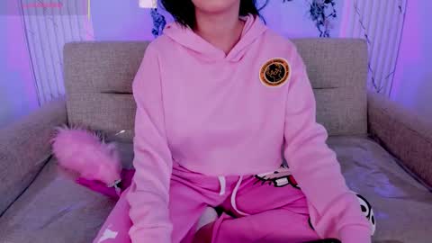 chloegils online show from 10.17.25