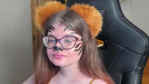 Snapshot of chloehalses chatting on 02.10.26 ChloeHalses online show from 02.10.26