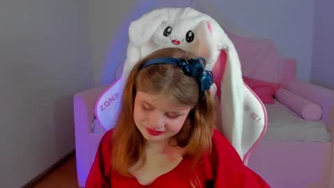 ChloeHalses online show from 05.12.26