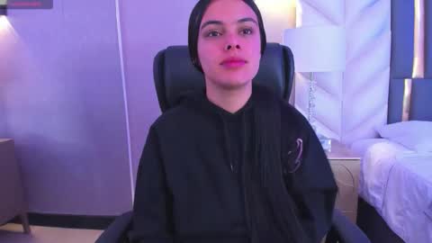  Chloe Harper  online show from 01.14.26