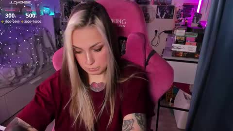 Snapshot of chloekohaku chatting on 11.22.25 ChloeKohaku online show from 11.22.25