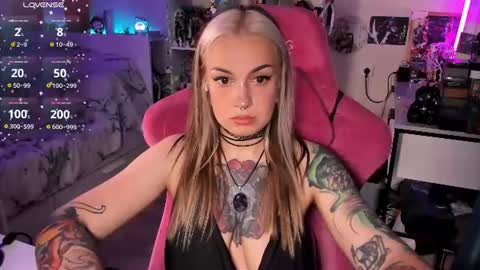 Snapshot of chloekohaku chatting on 06.12.26 ChloeKohaku online show from 06.12.26