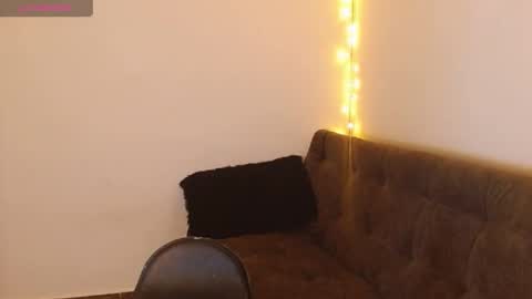 chloelopez_ online show from 01.28.25