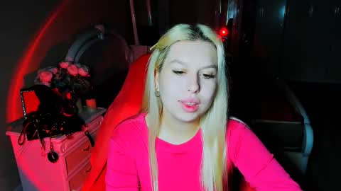 Snapshot of chloericci chatting on 10.29.25 ChloeRicci online show from 10.29.25