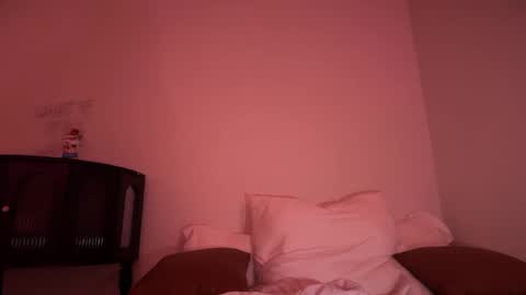 chloeros3e online show from 10.04.25