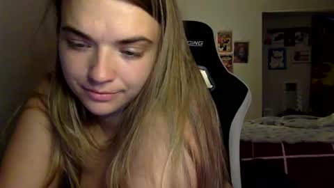 Chloe Lane online show from 12.04.25