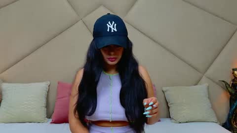 Snapshot of chloevee chatting on 09.28.25 Chloe Vee online show from 09.28.25