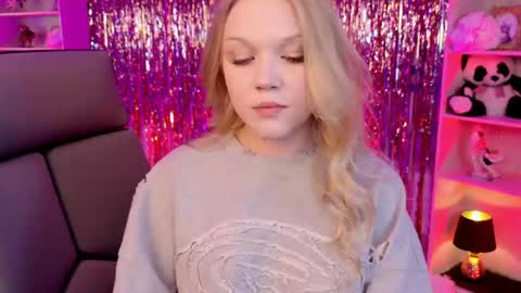 ChloeWight online show from 04.14.26