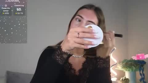 chloi_hes online show from 10.23.25