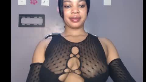 Snapshot of choco_chocox chatting on 02.14.25 ESTHER online show from 02.14.25