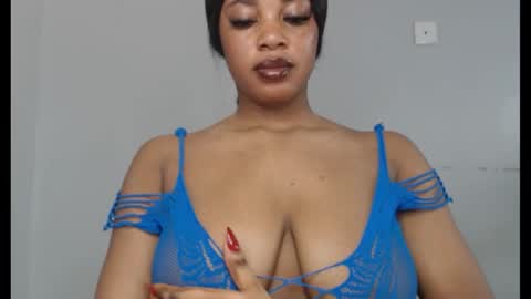 Snapshot of choco_chocox chatting on 09.20.25 ESTHER online show from 09.20.25