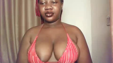 Snapshot of chocolateassgirl61 chatting on 12.17.25 chocolateassgirl61 online show from 12.17.25