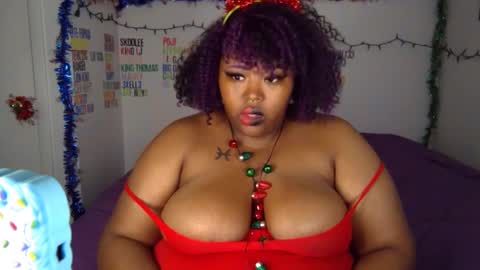 Snapshot of chocolatebunnyxx69 chatting on 12.24.24 Melina online show from 12.24.24