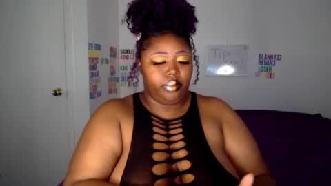 Snapshot of chocolatebunnyxx69 chatting on 12.30.24 Melina online show from 12.30.24