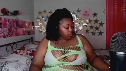 Snapshot of chocolatebunnyxx69 chatting on 09.22.25 Melina online show from 09.22.25