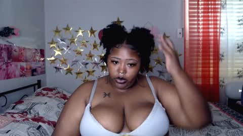 Snapshot of chocolatebunnyxx69 chatting on 10.14.25 Melina online show from 10.14.25