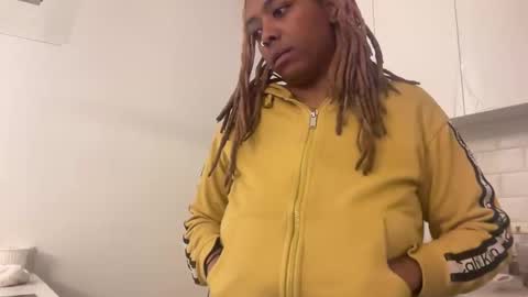 Snapshot of chocolatecakequeen chatting on 12.05.24 ChocolateCakeQueen online show from 12.05.24