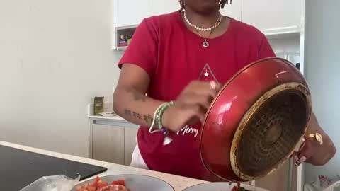 Snapshot of chocolatecakequeen chatting on 12.21.24 ChocolateCakeQueen online show from 12.21.24