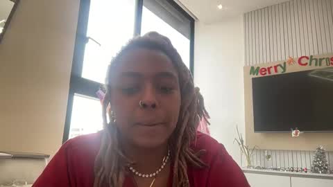 Snapshot of chocolatecakequeen chatting on 12.22.24 ChocolateCakeQueen online show from 12.22.24