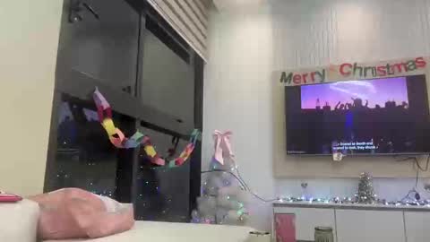 Snapshot of chocolatecakequeen chatting on 12.23.24 ChocolateCakeQueen online show from 12.23.24