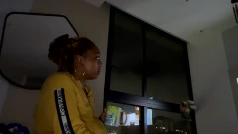 Snapshot of chocolatecakequeen chatting on 01.28.25 ChocolateCakeQueen online show from 01.28.25